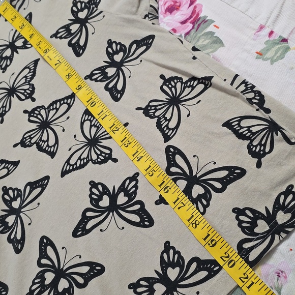 Ladies T Shirt XL Please See Measures ON FIRE - Picture 4 of 6